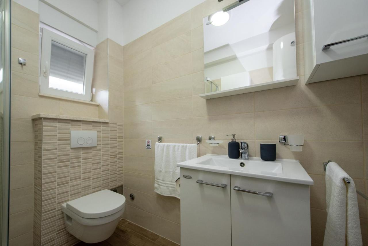Apartment Miss Tina โตรกีร์ ภายนอก รูปภาพ