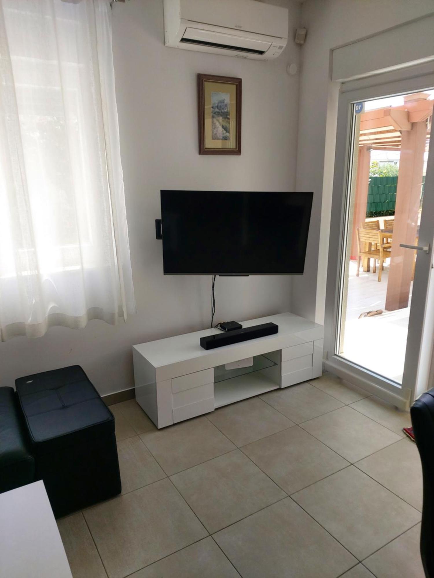 Apartment Miss Tina โตรกีร์ ภายนอก รูปภาพ